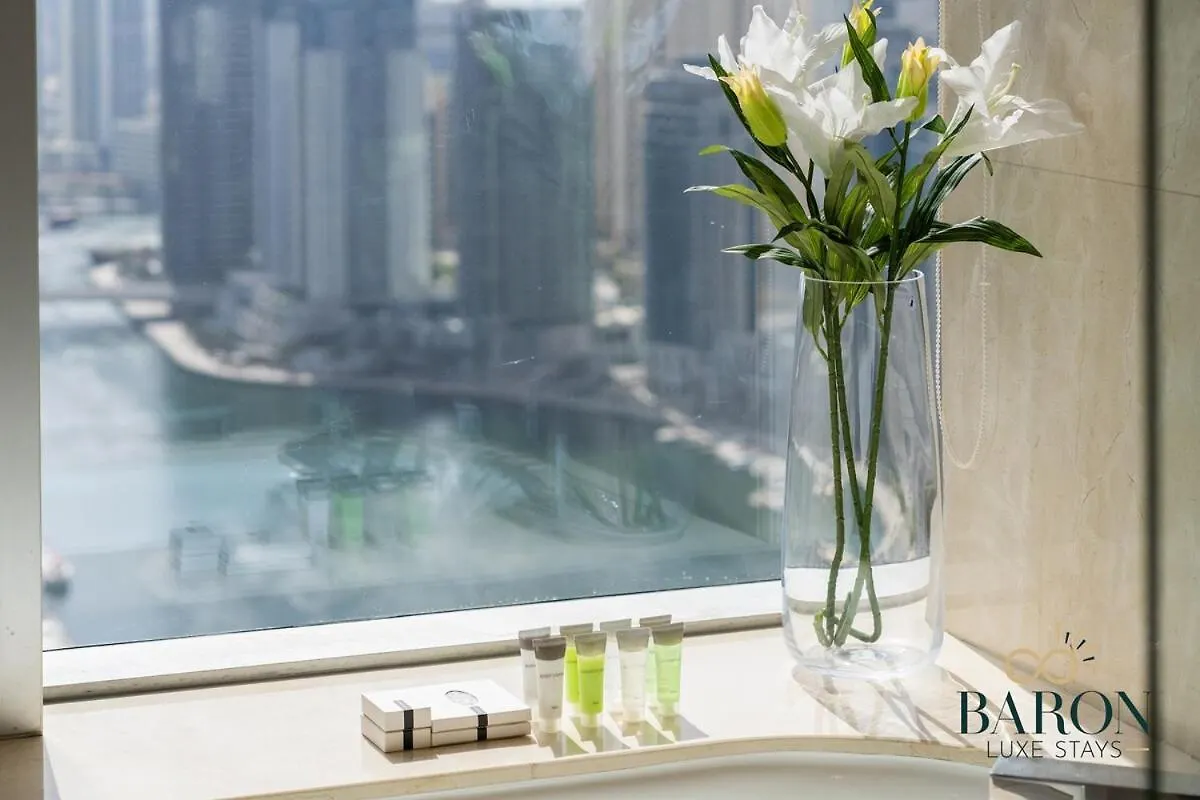 Splendid Studio Emaar Residences Marina Dubai United Arab Emirates