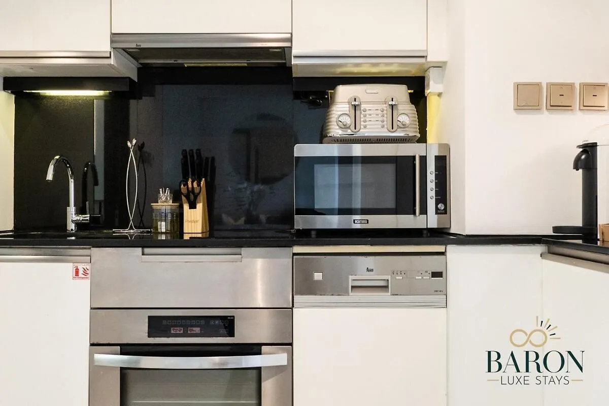 Apartment Splendid Studio Emaar Residences Marina Dubai United Arab Emirates